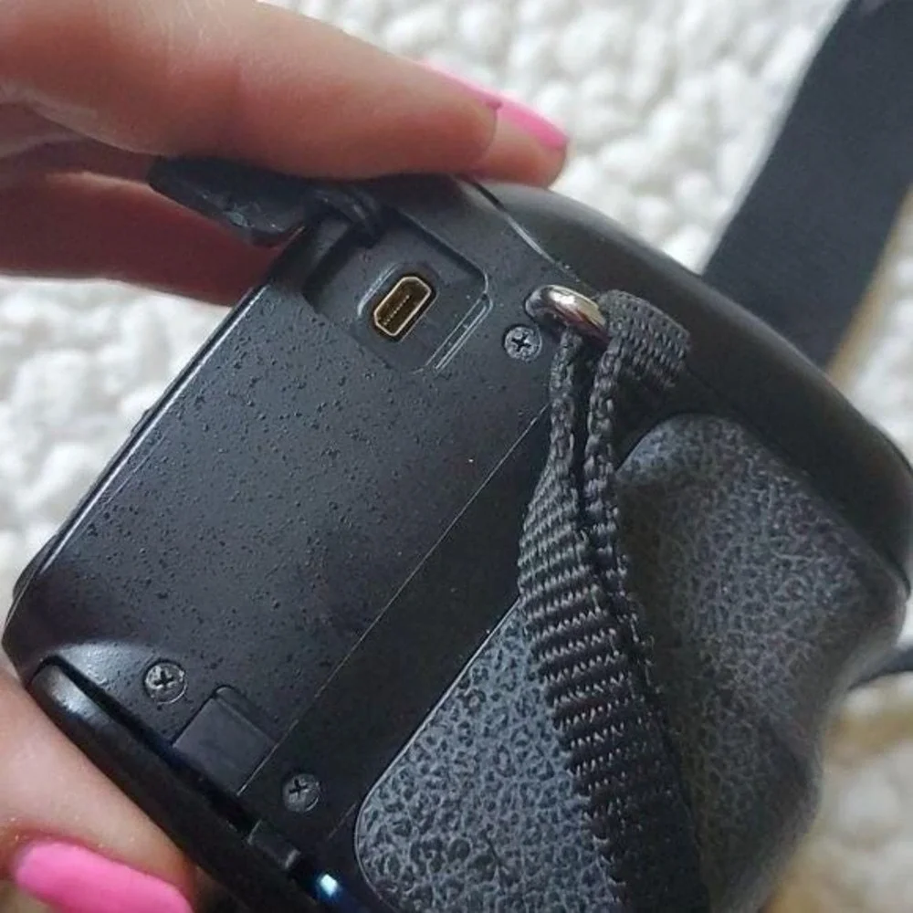 Fujifilm Finepix S1500 MP‎ 12X Image Camera, Strap & Lens Cover